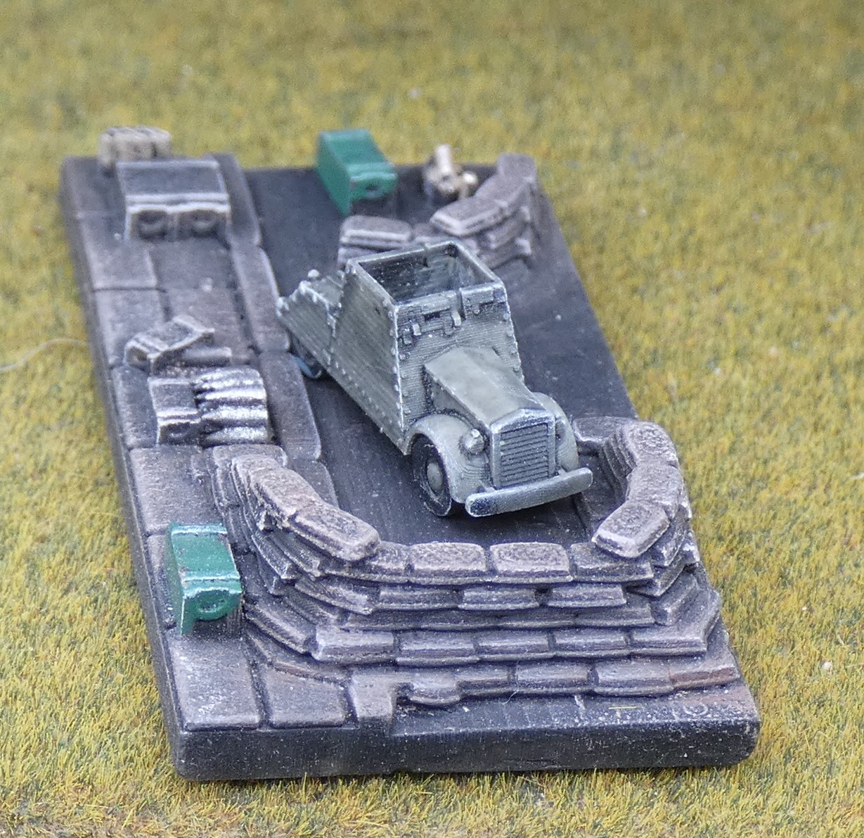 BS0163 Beaverette armour car. Pack of 4.